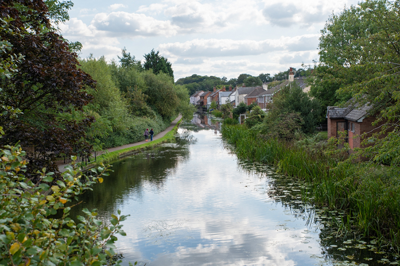 A view of the Erewash Canal from the bridge in Sandiacre Village Centre